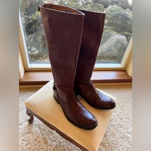 Beautiful Frye Boots.. Gently Worn.